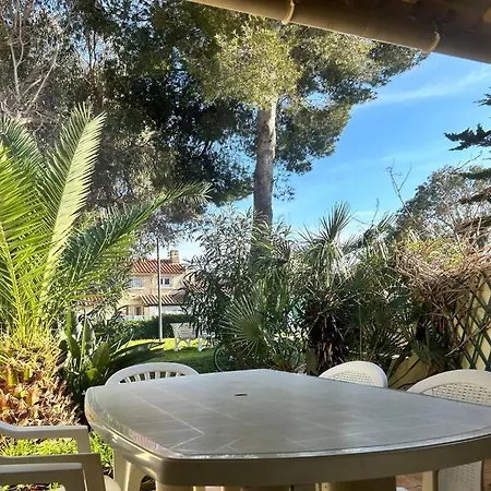 Sejour Familial A La Bergerie, Parking, Hyeres